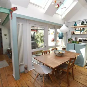 Vakantiehuis Stylish 3 Bed House With Parking In Bermondsey, Se1, Londen