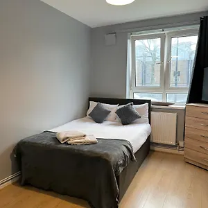 Apartamento 1 Bedroom Flat In Whitechapel,, Londres