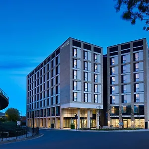 Courtyard By Marriott Airport Londyn